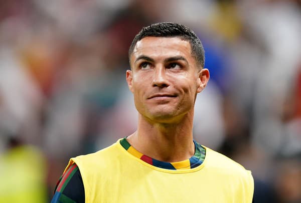Cristiano Ronaldo je futbalový fenomén.