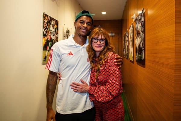 Julia Roberts sa stretla s hráčmi Manchestru United.