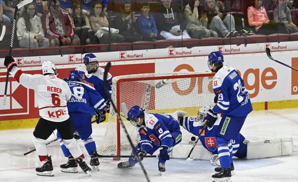 Slovenskí reprezentanti do 18 rokov ťahali proti Švajčiarsku za kratší koniec povrazu.