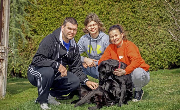 Manželka Martina i syn Oliver podporujú Jožka v jeho dlhej kariére.