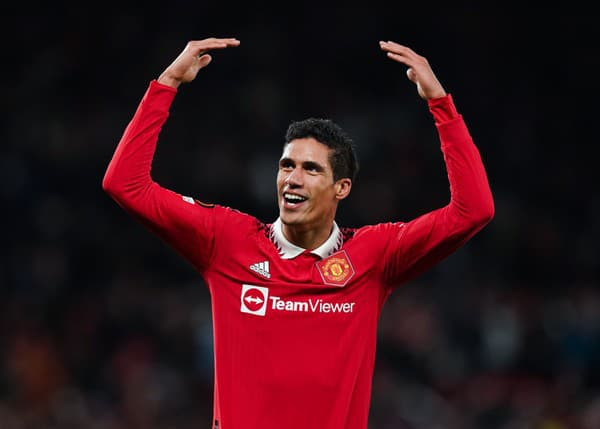 Francúzsky futbalista Raphael Varane v drese Manchestru United.