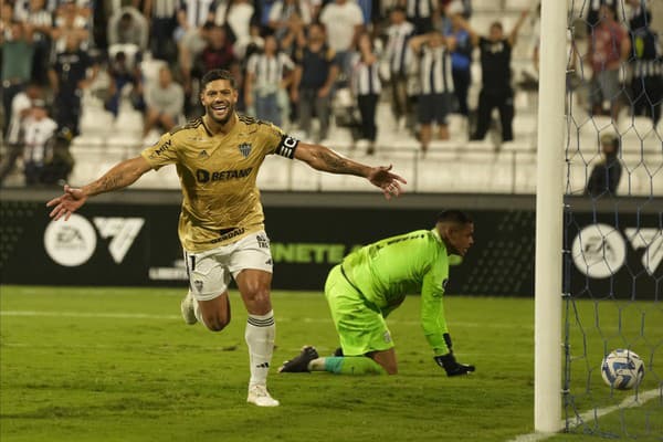 Brazílsky útočník Hulk dokazuje, že jeho kopacia technika patrí medzi najobávanejšie na svete.