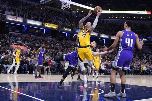 Nemecký basketbalista Daniel Theis je hráčom Indiany Pacers. 