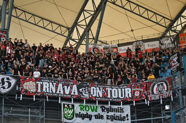 Trnavskí fanúšikovia dostali zákaz vycestovať na derby so Slovanom Bratislava.