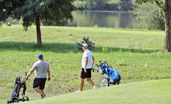 Golf si vychutnal aj Miro Šatan.