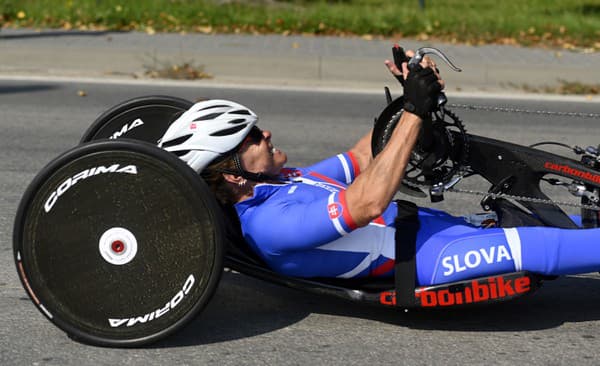 Slovenská paracyklistka Anna Oroszová.