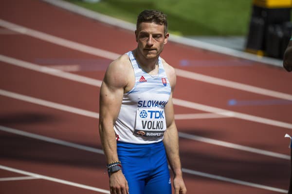 Ján Volko reaguje v cieli rozbehu na 200 m na majstrovstvách sveta v atletike v Budapešti.