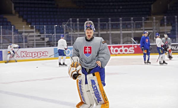 Gólman Denis Godla dvakrát štartoval na seniorskom šampionáte za Slovensko.