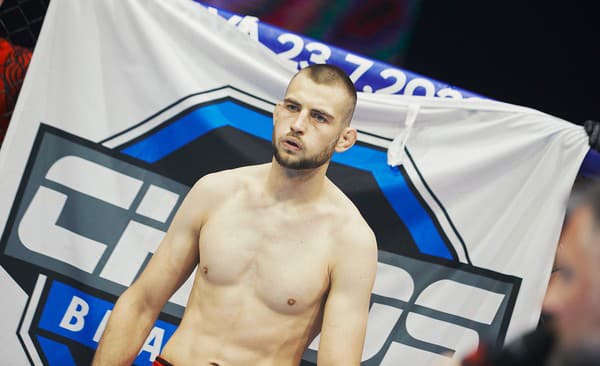 Slovenský MMA bojovník Michal Glos sa po ročnej prestávke vracia späť do bojového kolotoča.