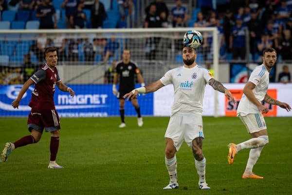 Futbalisti ŠK Slovan Bratislava otočil duel s Podbrezovou v nastavení. 