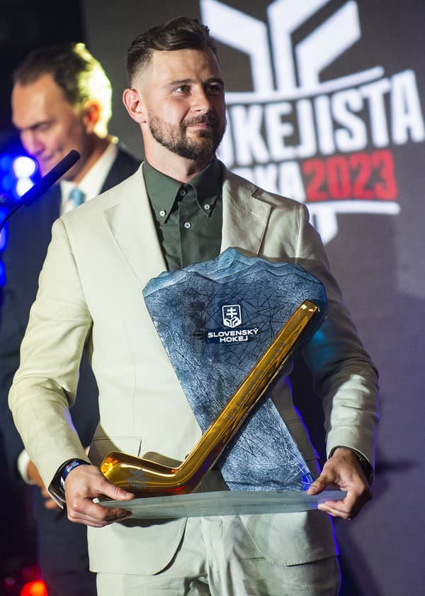 Tomáš Tatar získal ocenenie Hokejista roka a najlepší útočník (Cena Jozefa Golonku) počas vyhlásenia ankety Hokejista roka 2023.