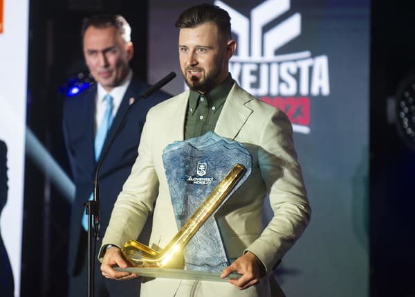 Tomáš Tatar získal ocenenie Hokejista roka a najlepší útočník (Cena Jozefa Golonku) počas vyhlásenia ankety Hokejista roka 2023.