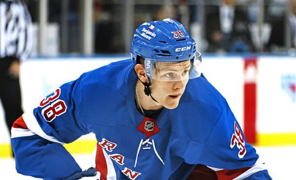 Adam Sýkora v drese NY Rangers.