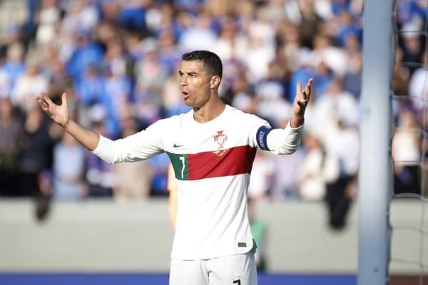 Cristiano Ronaldo v reprezentačnom drese Portugalska.