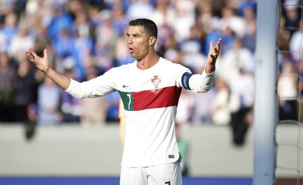 Cristiano Ronaldo v reprezentačnom drese Portugalska.