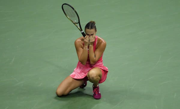 Arina Sobolenková a jej radosť po semifinále US Open.