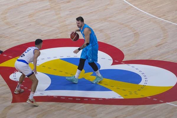 Slovinský basketbalista Luka Dončič.