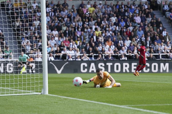 V tíme Newcastle pôsobí aj slovenský brankár Martin Dúbravka.