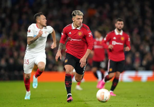 Lisandro Martinez v drese Man UTD.