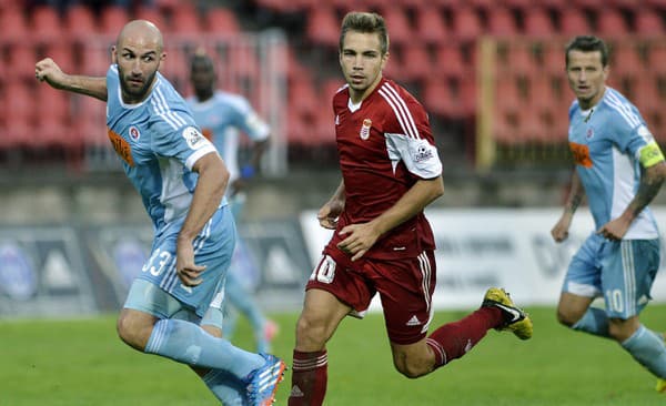 Jakub Považanec v najvyššej slovenskej súťaži obliekal iba dres Banskej Bystrice, naposledy v sezóne 2013/14. 