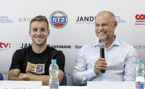 Zľava tenista Alex Molčan a jeho bývalý tréner Marián Vajda.