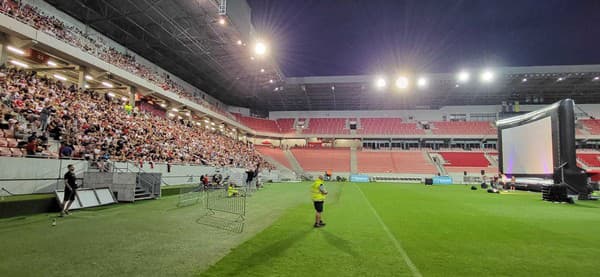 Filmový dokument o futbalovej legende Martinovi Škrtelovi dorazil do kín.