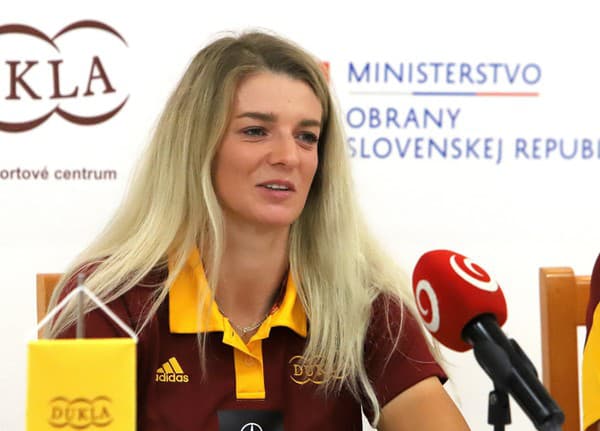 Slovenská reprezentantka Eliška Mintálová počas tlačovej besedy v Športovej hale na Štiavničkách v Banskej Bystrici.