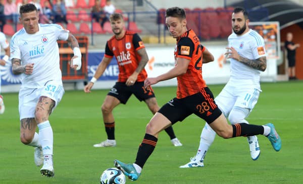 Záber zo zápasu Ružomberok - Slovan (1:2)