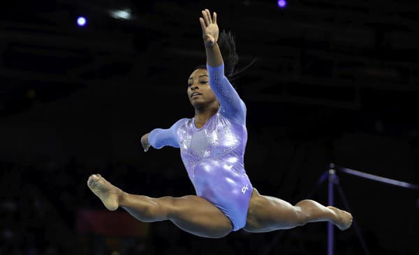 Americká gymnastka Simone Bilesová predviedla ako prvá žena na majstrovstvách sveta na preskoku takzvaného Jurčenka.