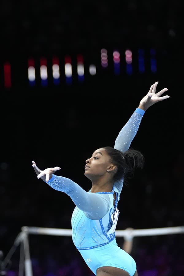 Americká gymnastka Simone Bilesová predviedla ako prvá žena na majstrovstvách sveta na preskoku takzvaného Jurčenka.