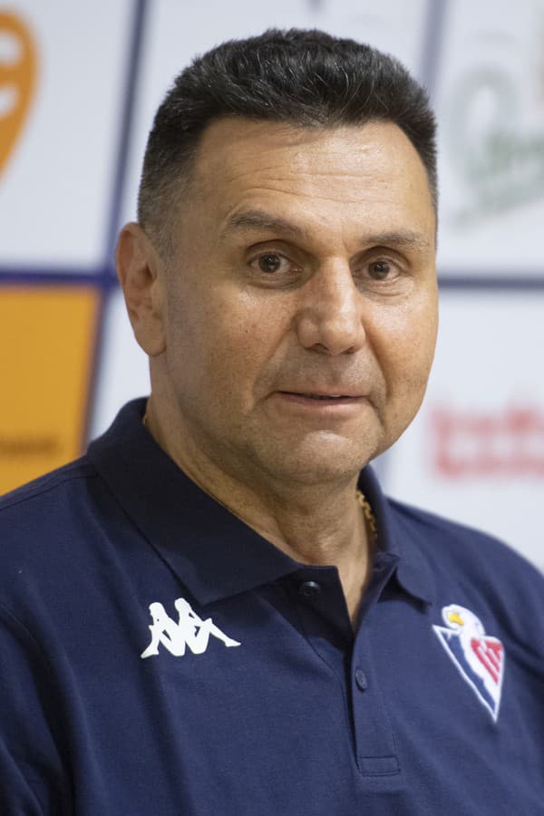 Vladimír Růžička má za sebou prvé dva zápasy na lavičke Slovana.