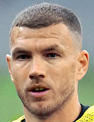 Edin Džeko (37).