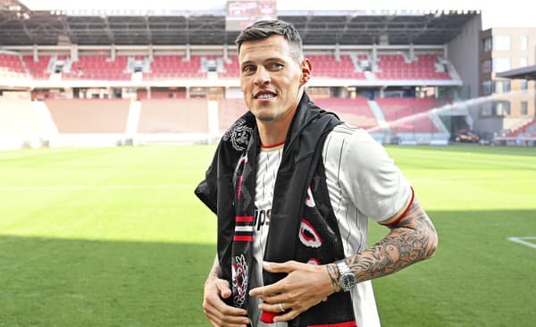 Martin Škrtel tvrdí, že na tribúne bude neutrálny.