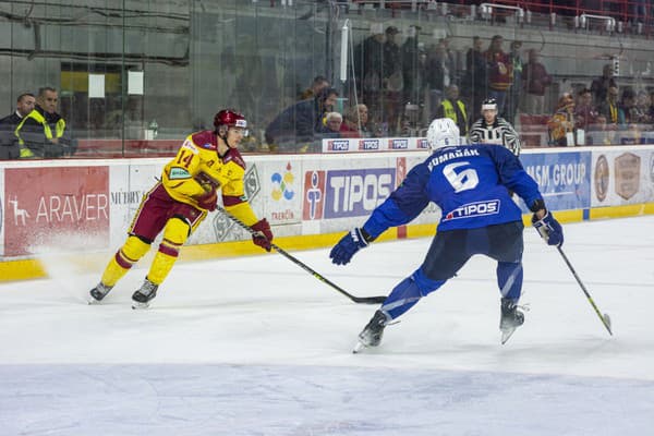 Hokejisti HK Spišská Nová Ves zvíťazili v nedeľňajšom zápase 8. kola Tipos extraligy na ľade Dukly Trenčín 5:3 a posunuli sa na čelo tabuľky.