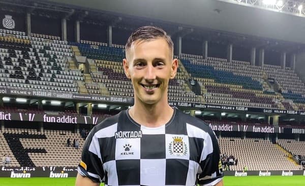 Róbert Boženík v drese Boavisty.