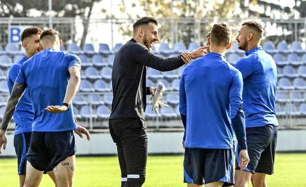 Martin Dúbravka počas tréningu slovenskej reprezentácie.