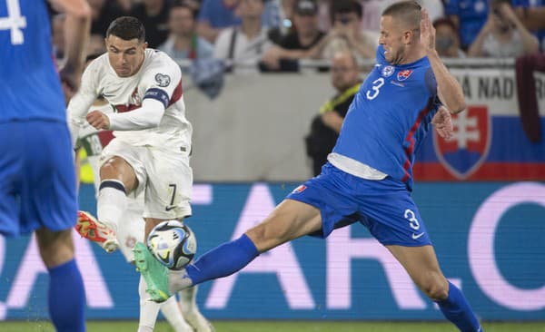 Slovenskí futbalisti v domácom zápase potrápili Portugalčanov.