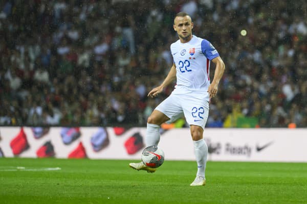 Slovenský futbalový reprezentant Stanislav Lobotka sa v zápase proti Portugalsku (2:3) vyznamenal krásnym gólom spoza šestnástky. 