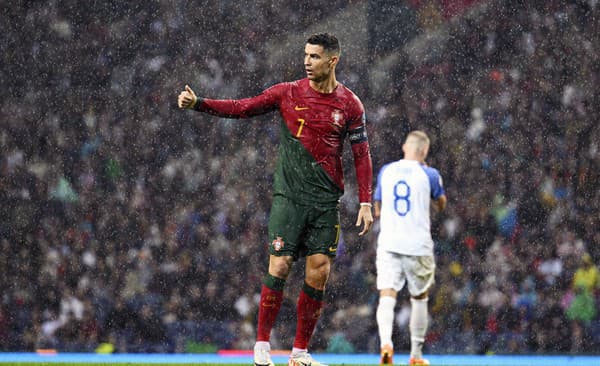 Cristiano Ronaldo ocenil parádny gól Stanislava Lobotku.