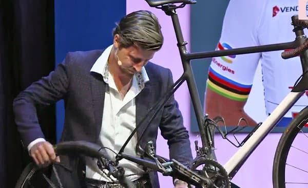 Peter Sagan predviedol rýchlu výmenu pneumatiky.