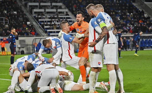 Po víťaznom góle Ďuriša bežal Dúbravka cez celé ihrisko, aby ho oslávil s tímom.