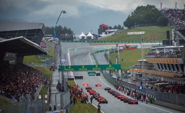 Bianca Bustamanteová podpísala kontrakt s tímom formuly 1 McLaren.