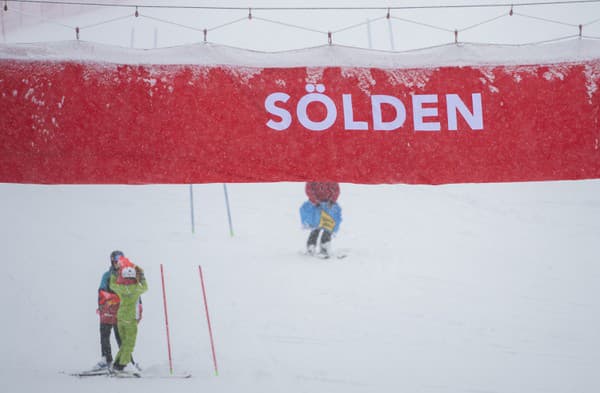 Nová sezóna Svetového pohára v alpskom lyžovaní odštartuje podľa plánu na budúci víkend. 