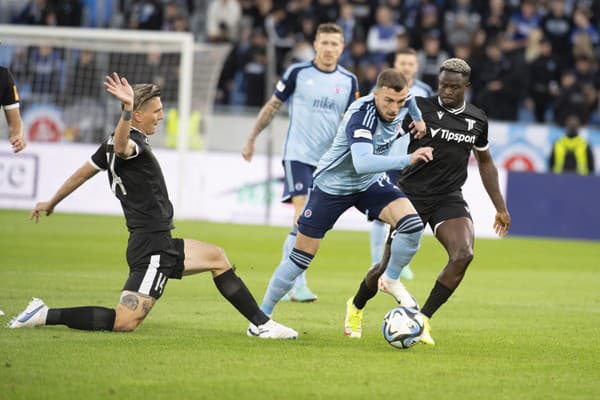 Srbský futbalista Aleksandar Čavrič.