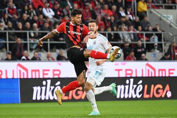 Derby medzi Spartakom Trnava a Slovanom Bratislava je najväčším futbalovým sviatkom na Slovensku.