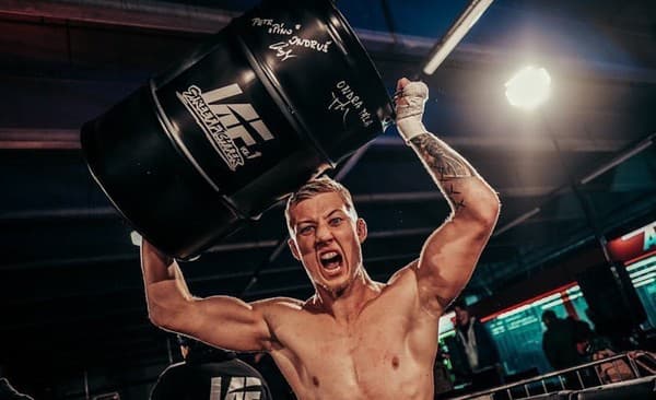 Český MMA bojovník David Zoula 