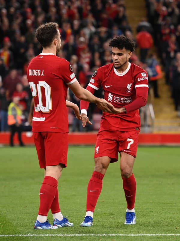 Diogo Jota a Luis Diaz (FC Liverpool)