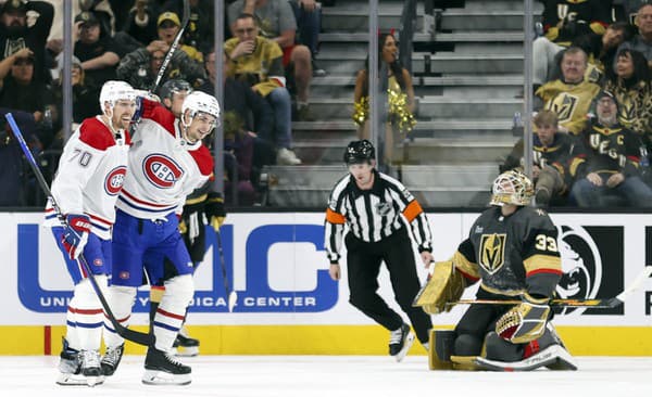 Brankár Las Vegas Golden Knights v akcii proti Montrealu Canadiens.