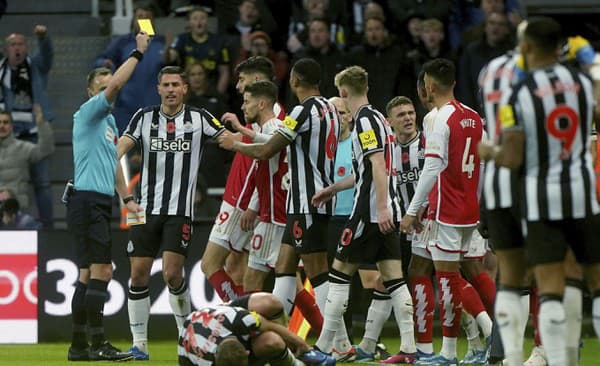 Momentka zo zápasu Newcastle - Arsenal.