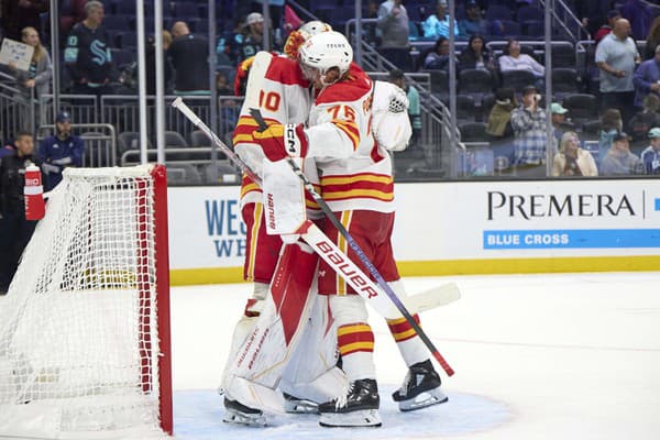 Martin Pospíšil strieľa prvý gól v NHL.